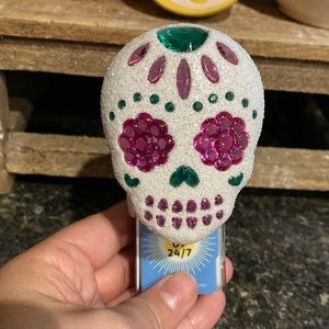 Sugar skull wallflower plug in